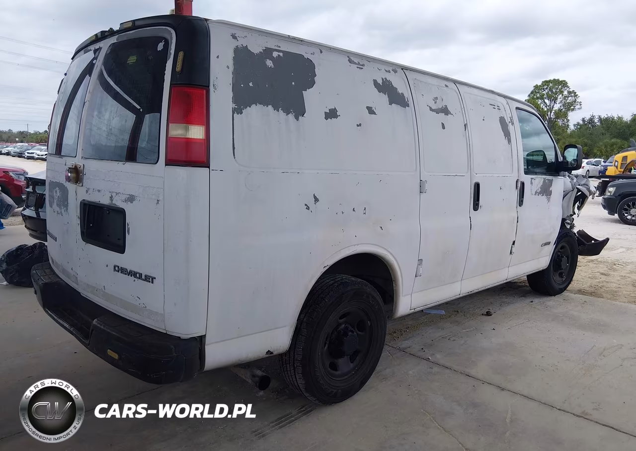2003 Chevrolet Express VIN:1GCGG25V131173826 - 4