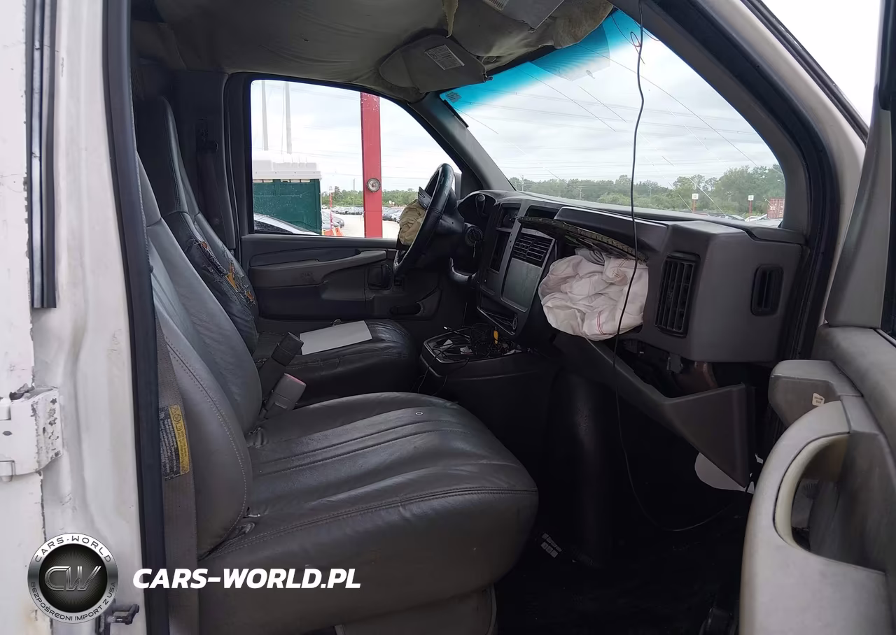 2003 Chevrolet Express VIN:1GCGG25V131173826 - 5