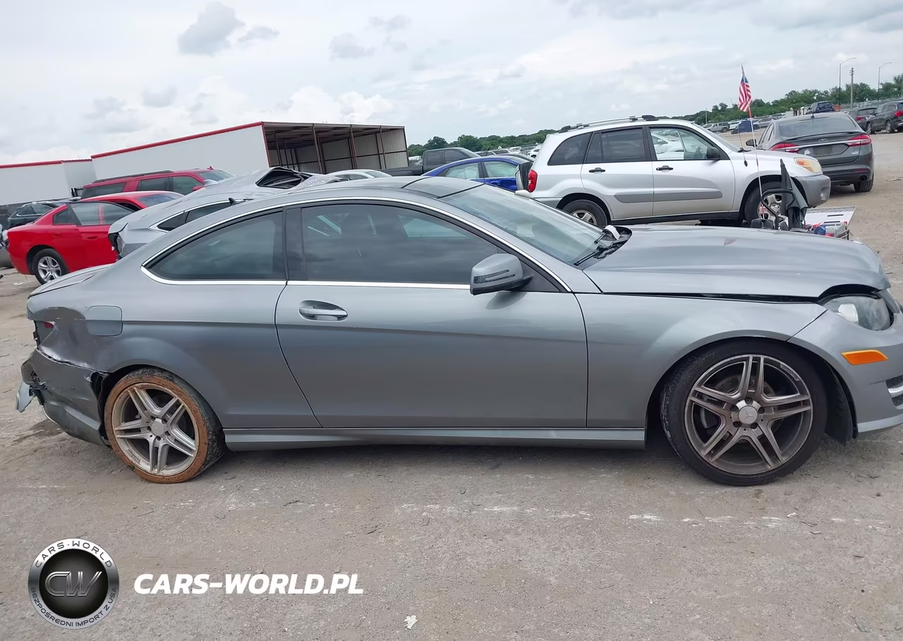 2013 Mercedes-Benz C 250 VIN:WDDGJ4HB7DG048879 - 13