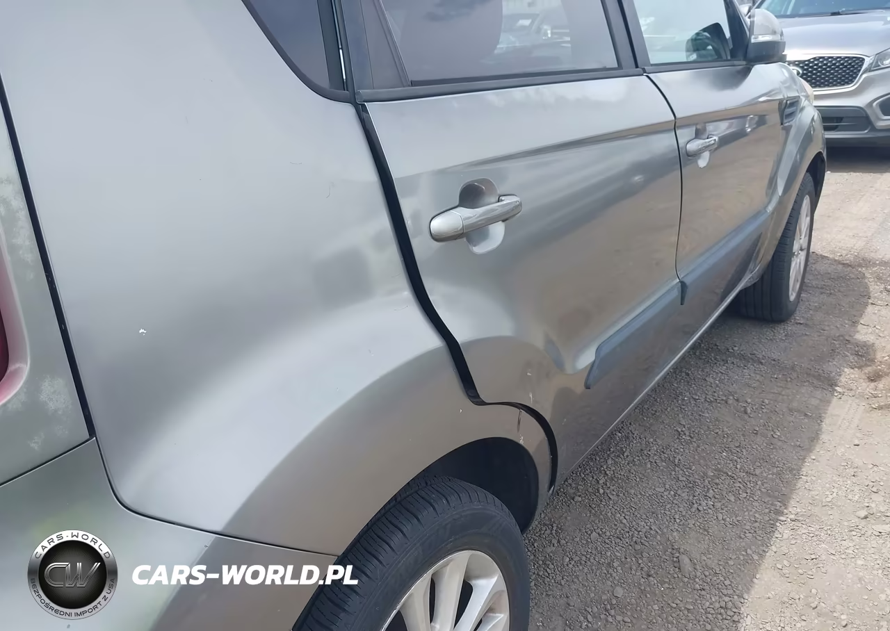 2013 Kia Soul + VIN:KNDJT2A68D7510054 - 14