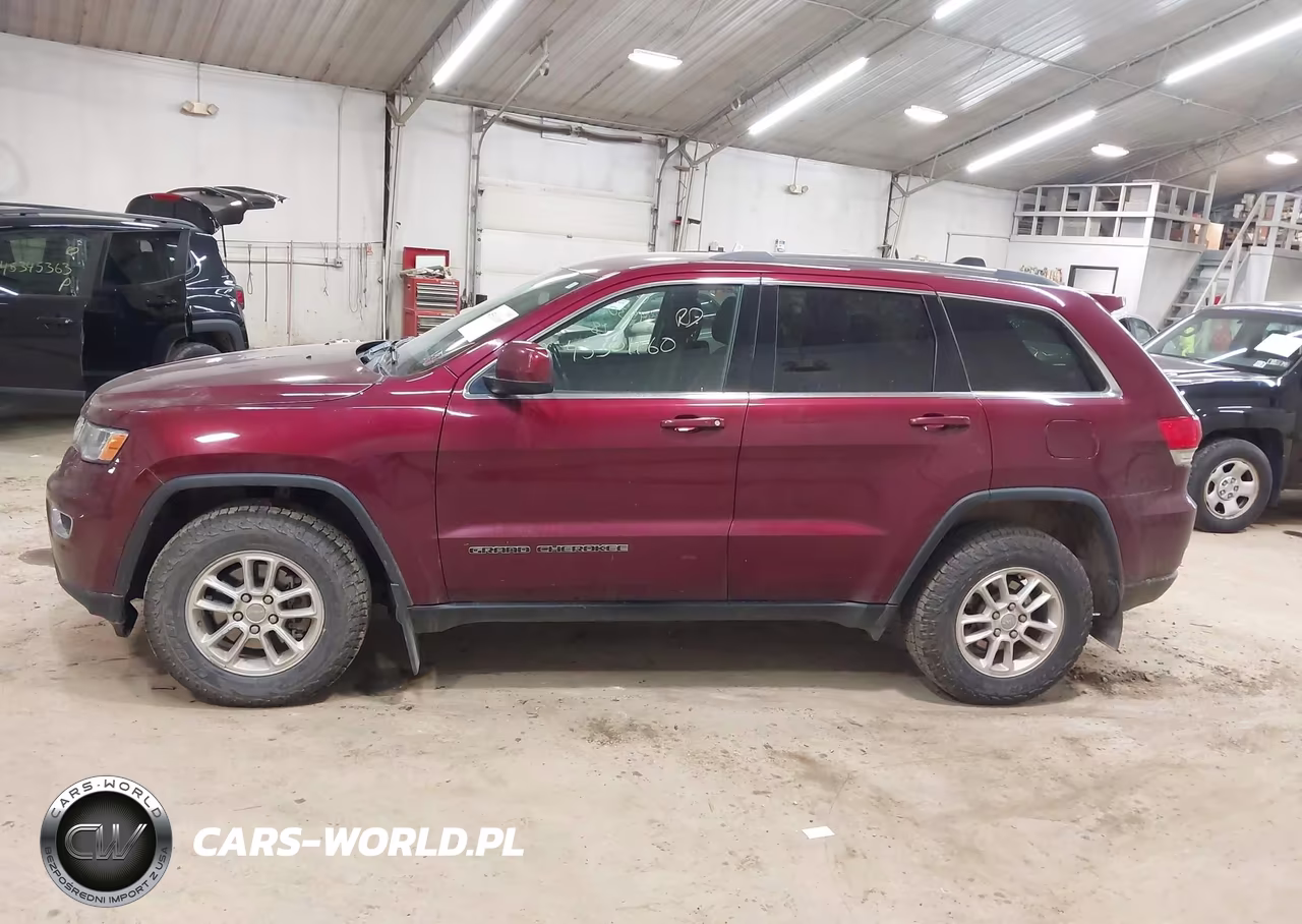 2018 Jeep Grand Cherokee Laredo E 4X4 VIN:1C4RJFAG2JC143891 - 14
