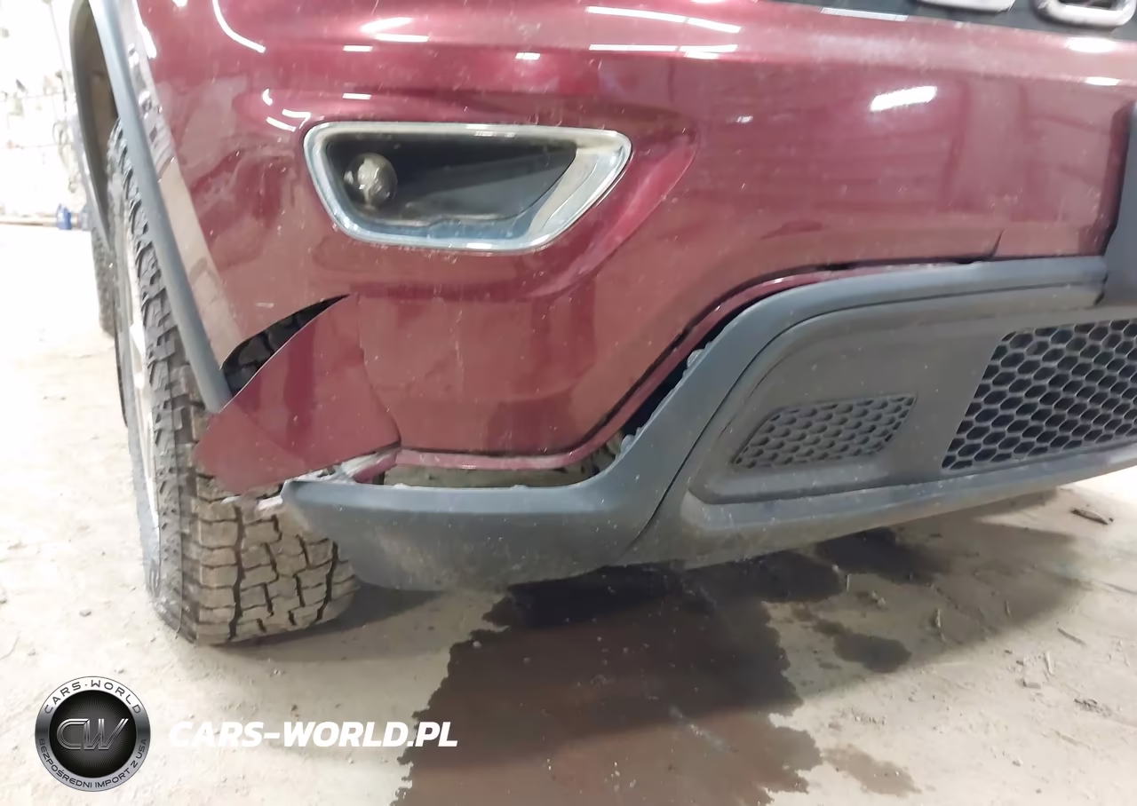 2018 Jeep Grand Cherokee Laredo E 4X4 VIN:1C4RJFAG2JC143891 - 17