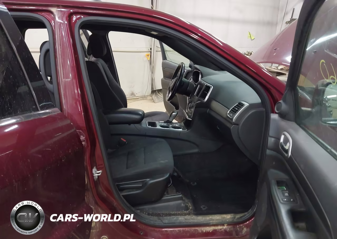 2018 Jeep Grand Cherokee Laredo E 4X4 VIN:1C4RJFAG2JC143891 - 5