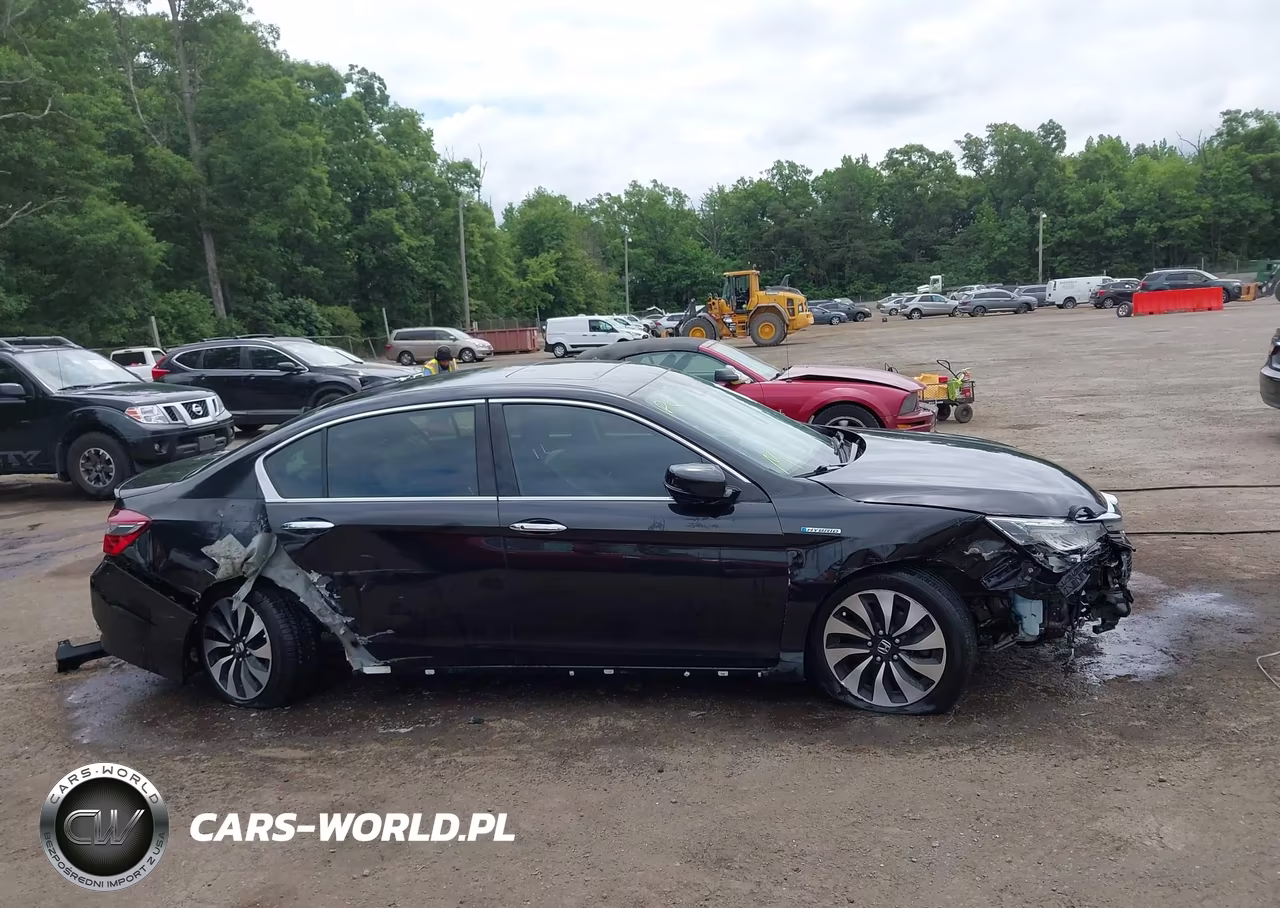 2017 Honda Accord Hybrid Touring VIN:JHMCR6F70HC000308 - 13