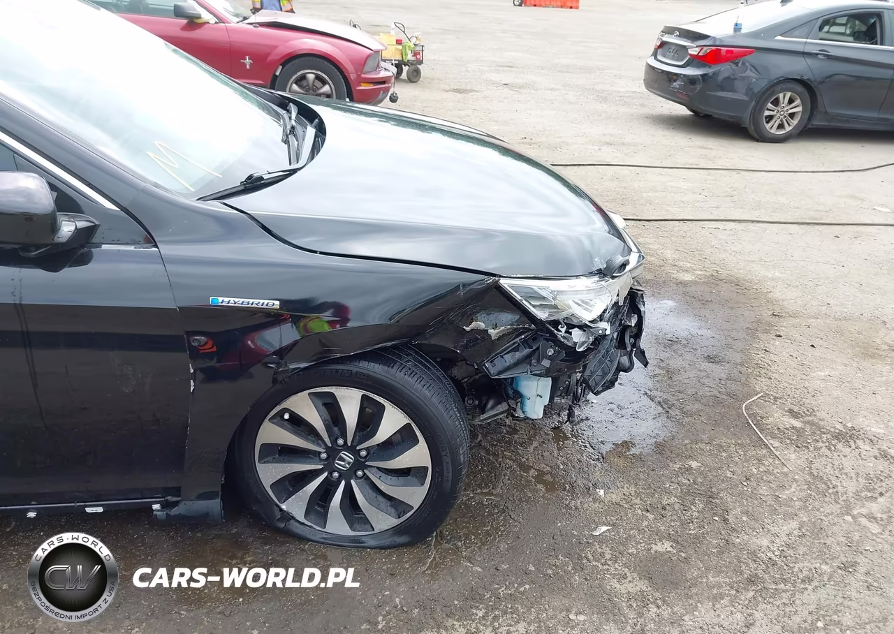 2017 Honda Accord Hybrid Touring VIN:JHMCR6F70HC000308 - 18