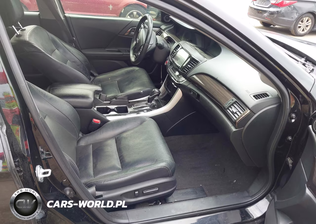 2017 Honda Accord Hybrid Touring VIN:JHMCR6F70HC000308 - 5