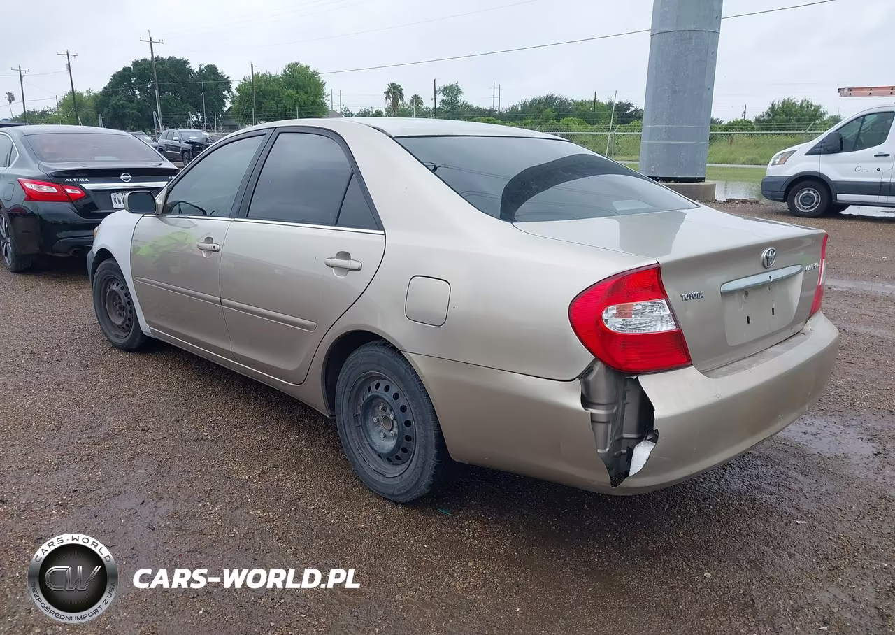 2002 Toyota Camry Le VIN:4T1BE32KX2U510373 - 3