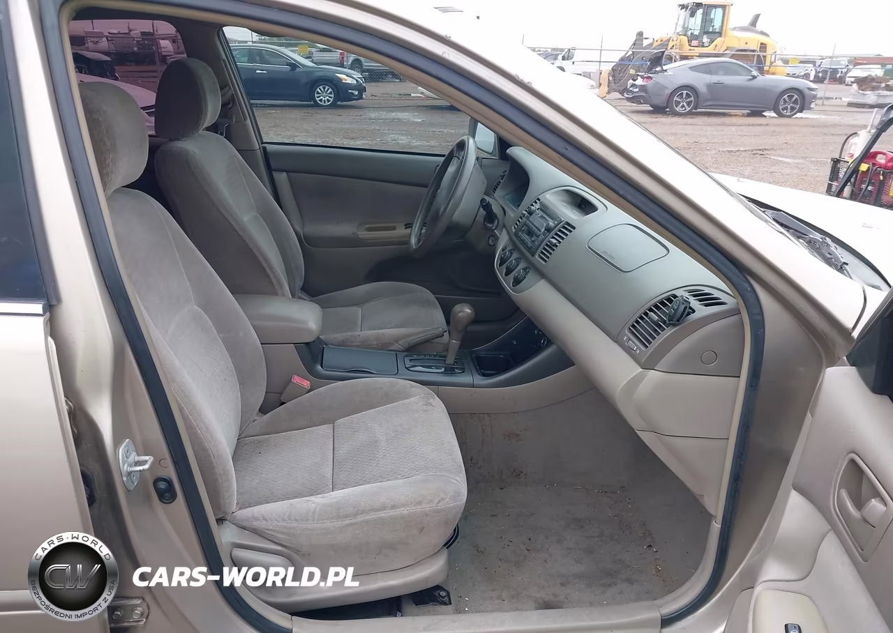 2002 Toyota Camry Le VIN:4T1BE32KX2U510373 - 5