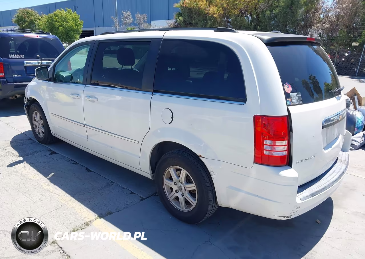 2010 Chrysler Town & Country Touring VIN:2A4RR5D16AR266220 - 3