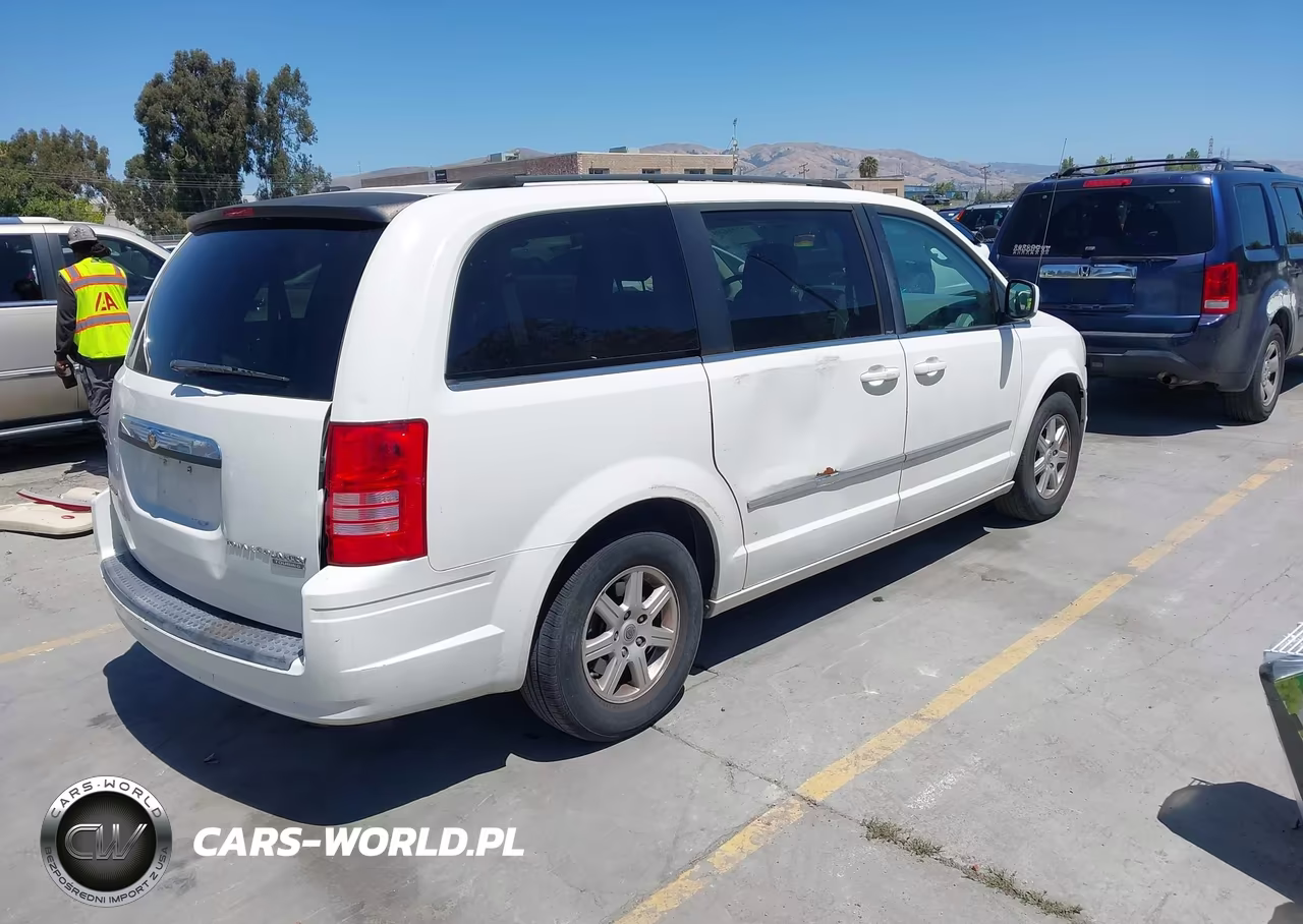 2010 Chrysler Town & Country Touring VIN:2A4RR5D16AR266220 - 4