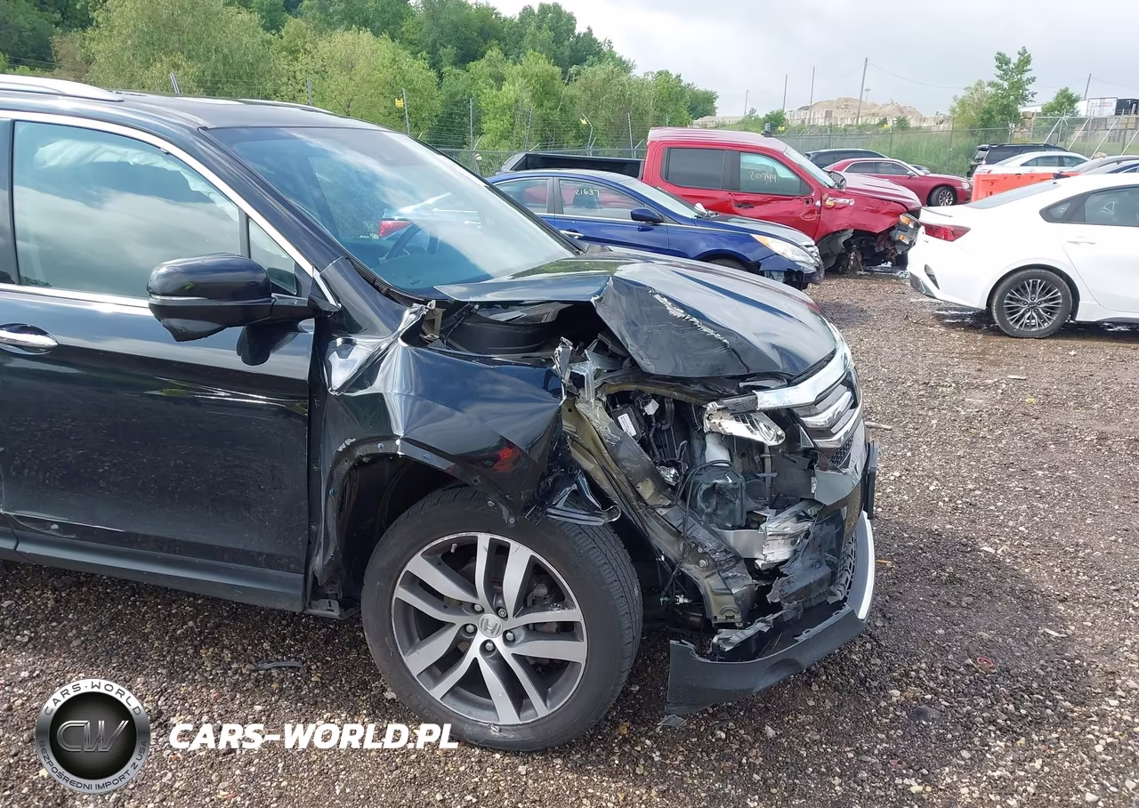 2018 Honda Pilot Touring VIN:5FNYF6H94JB003476 - 6