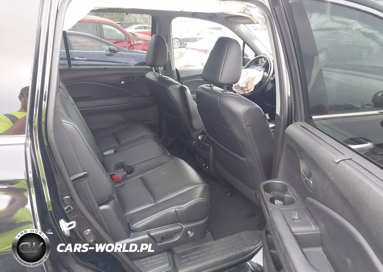 2018 Honda Pilot Touring VIN:5FNYF6H94JB003476 - 8
