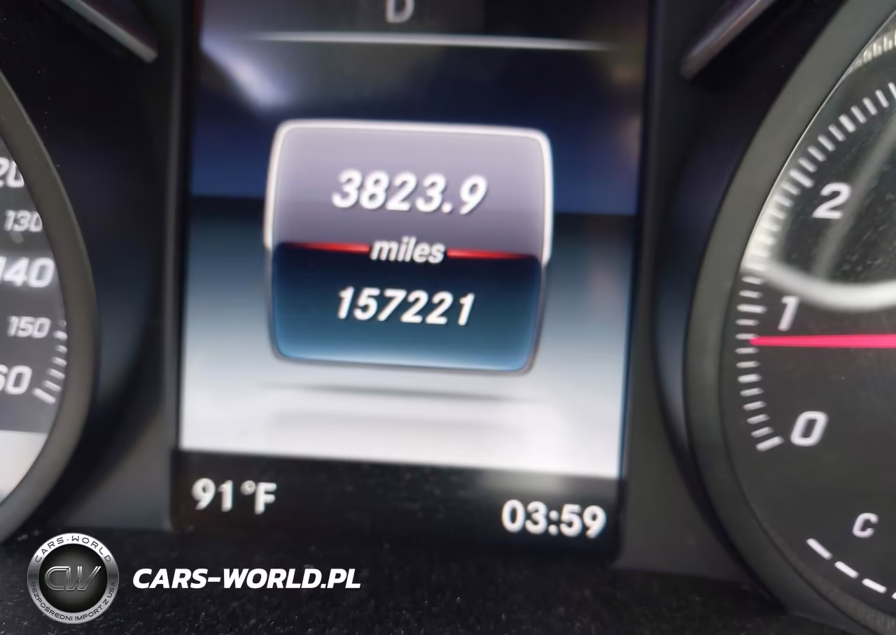 2018 Mercedes-Benz C 300 4Matic VIN:55SWF4KB3JU252695 - 15