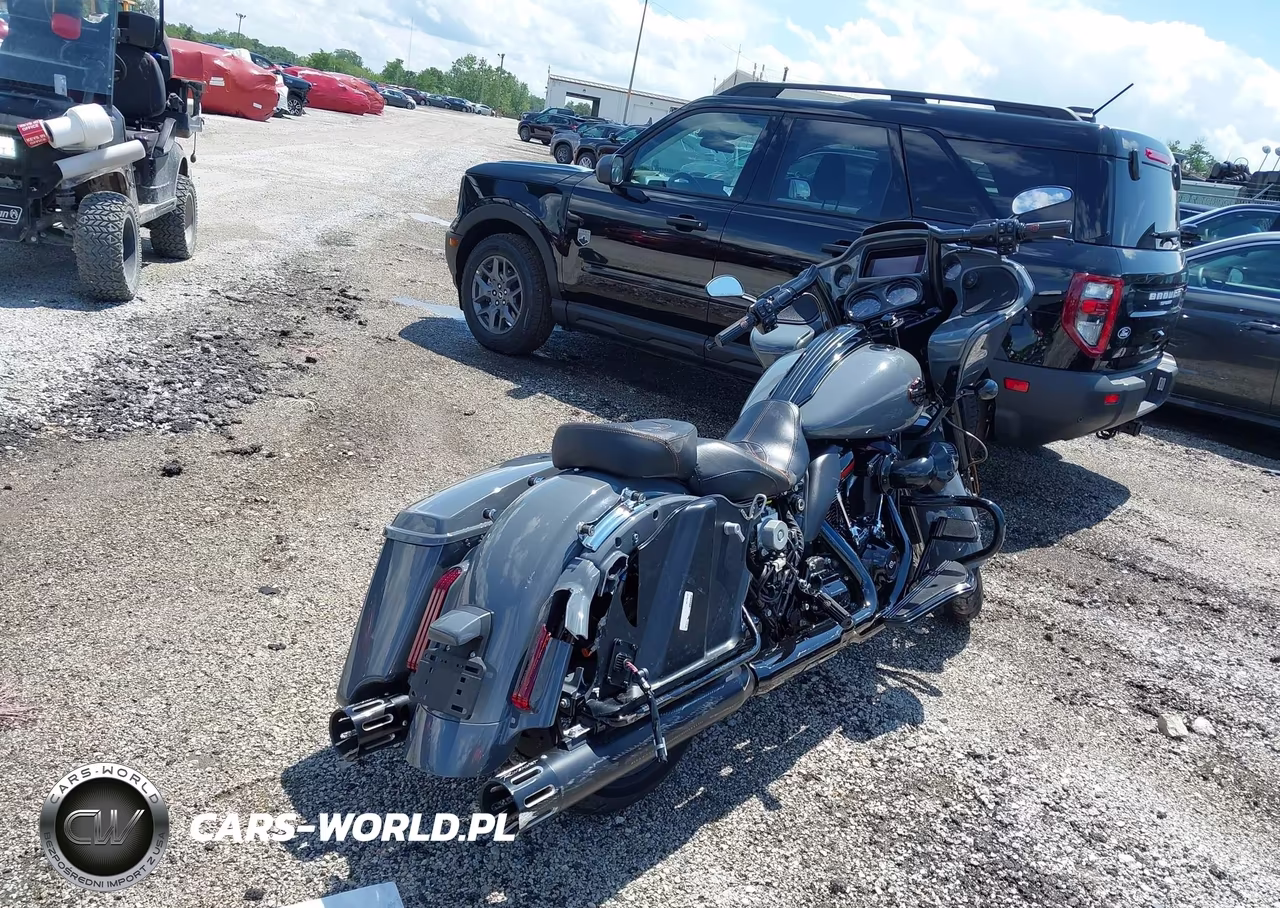 2018 Harley-Davidson Fltrxse Cvo Road Glide VIN:1HD1TCL15JB958167 - 4