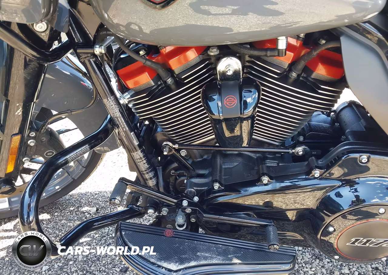 2018 Harley-Davidson Fltrxse Cvo Road Glide VIN:1HD1TCL15JB958167 - 9