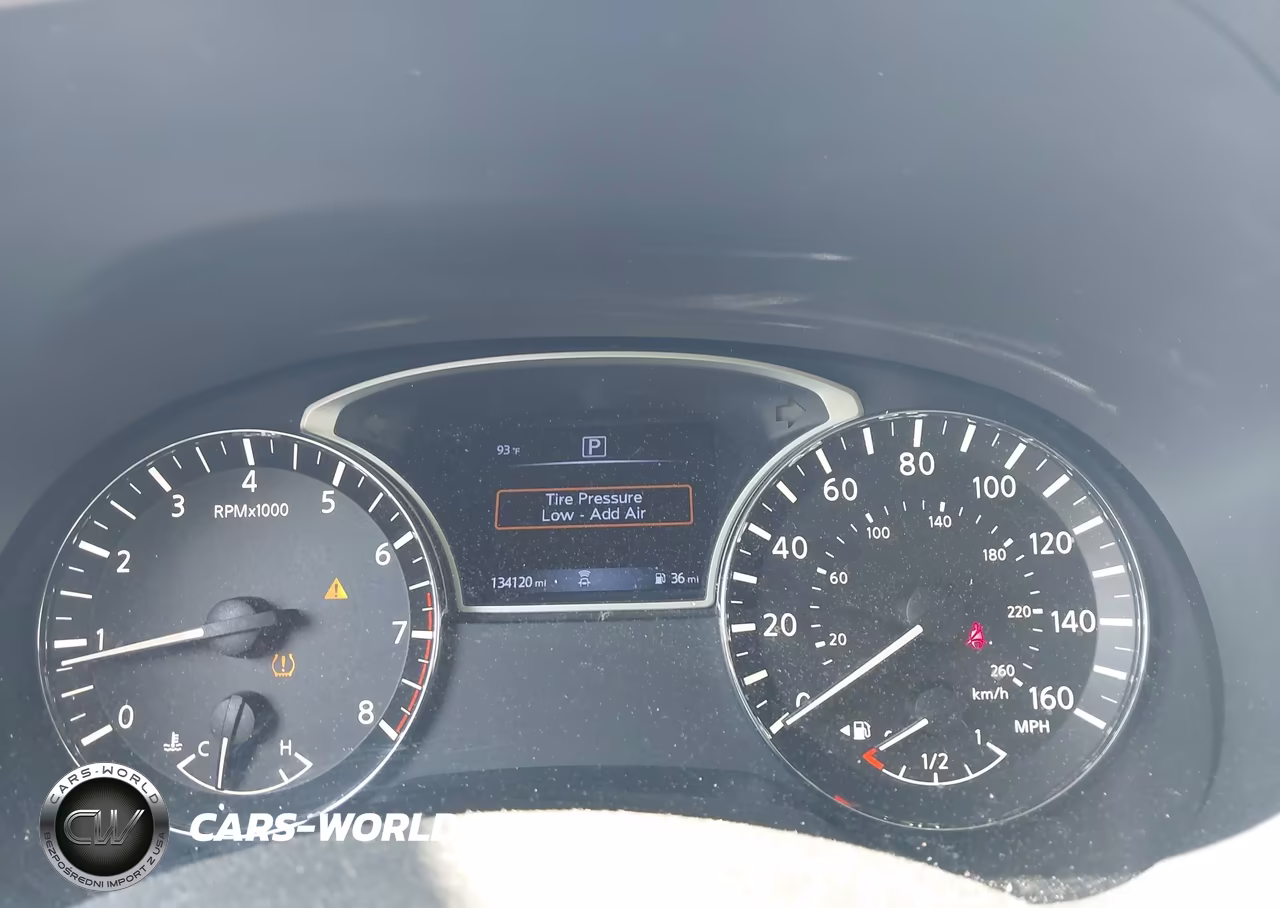 2018 Nissan Pathfinder S VIN:5N1DR2MNXJC625462 - 7