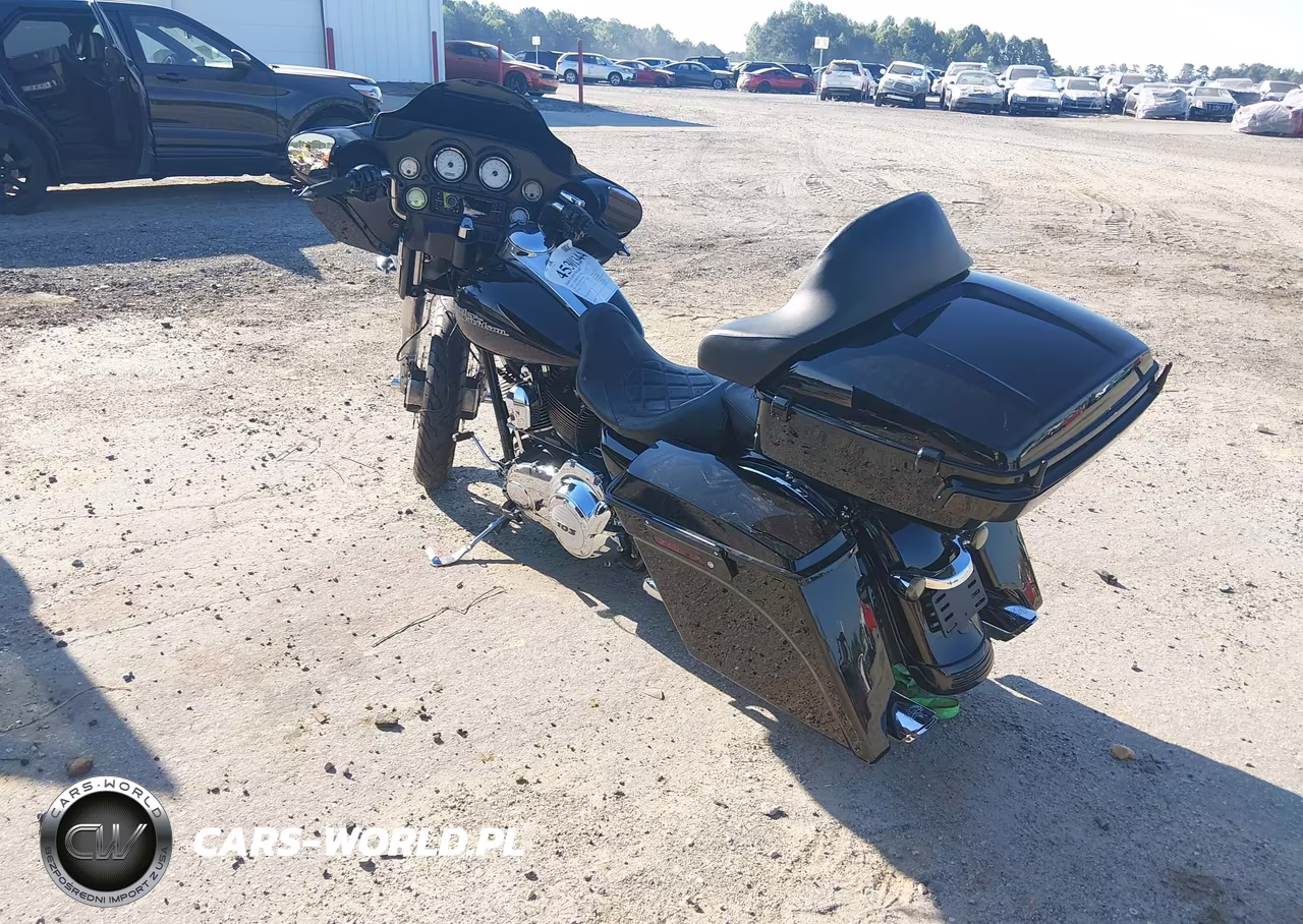 2012 Harley-Davidson Flhx Street Glide VIN:1HD1KBM19CB664933 - 3