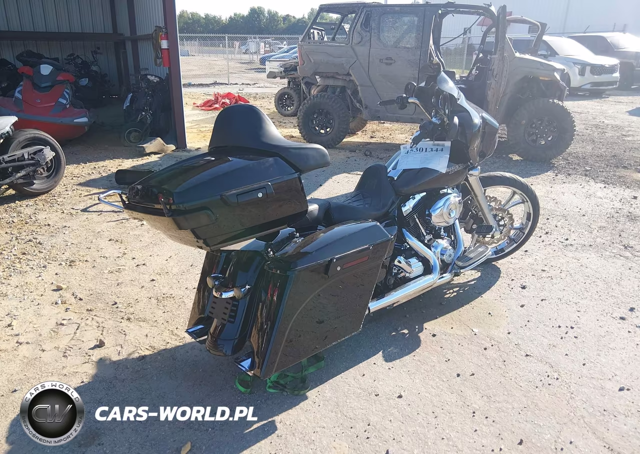 2012 Harley-Davidson Flhx Street Glide VIN:1HD1KBM19CB664933 - 4