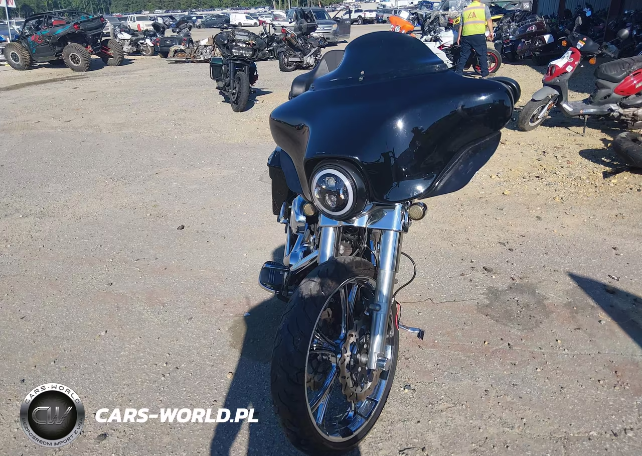 2012 Harley-Davidson Flhx Street Glide VIN:1HD1KBM19CB664933 - 5