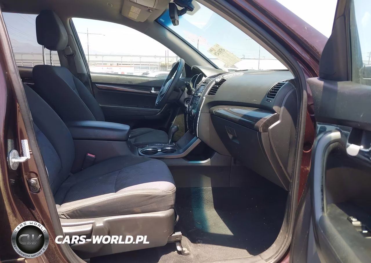 2011 Kia Sorento Lx VIN:5XYKT4A15BG105225 - 5