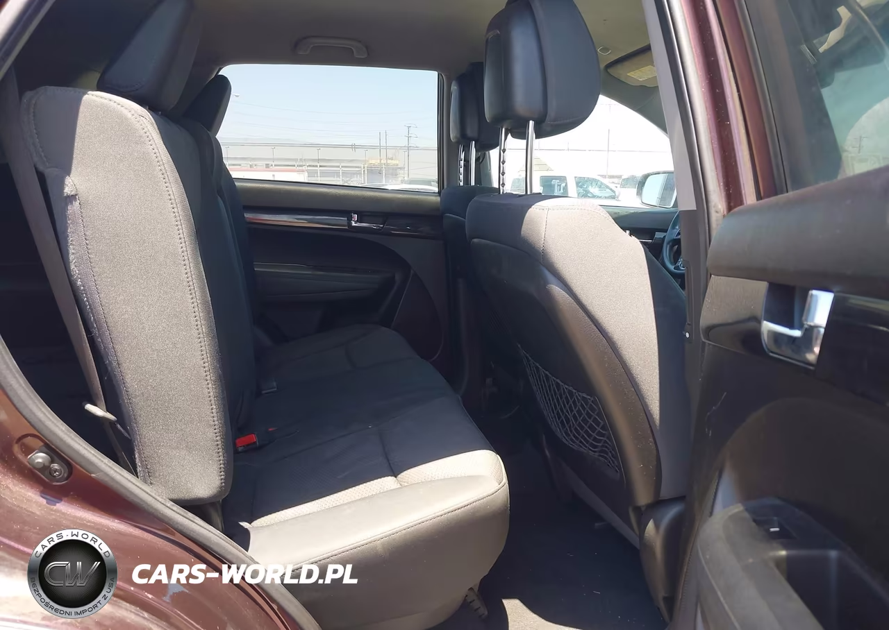 2011 Kia Sorento Lx VIN:5XYKT4A15BG105225 - 8
