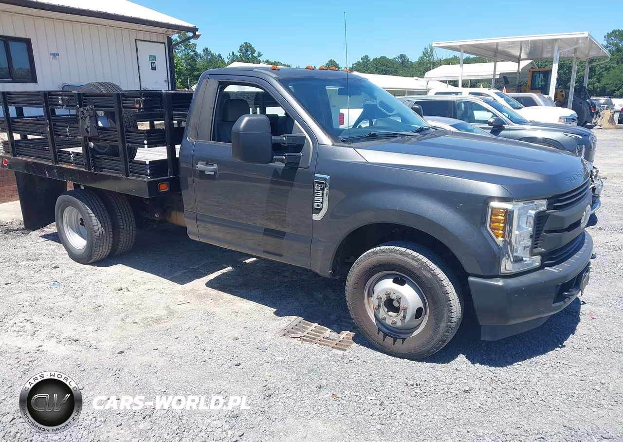 2019 Ford F-350 Chassis Xl