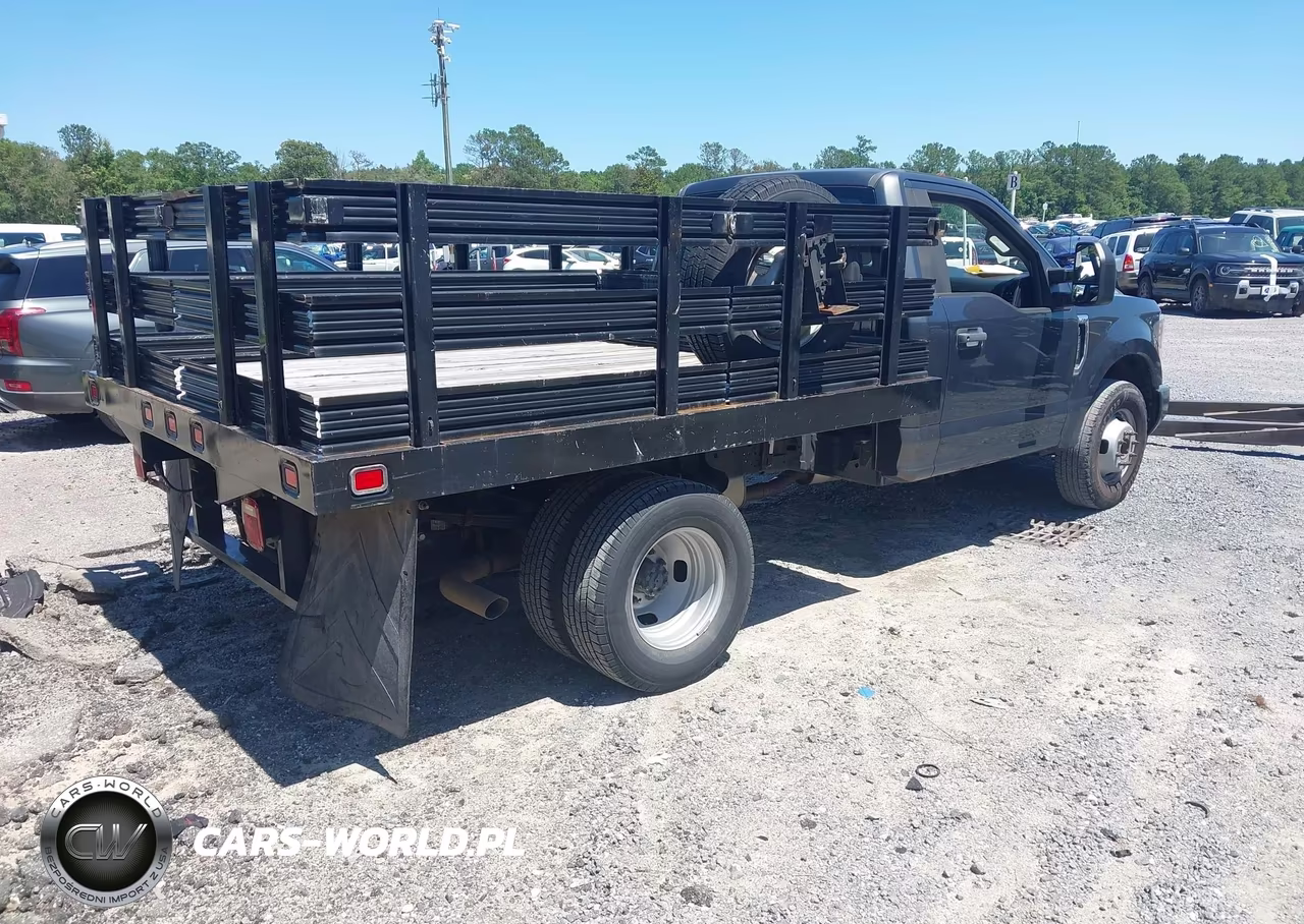 2019 Ford F-350 Chassis Xl VIN:1FDRF3G66KEG53886 - 4