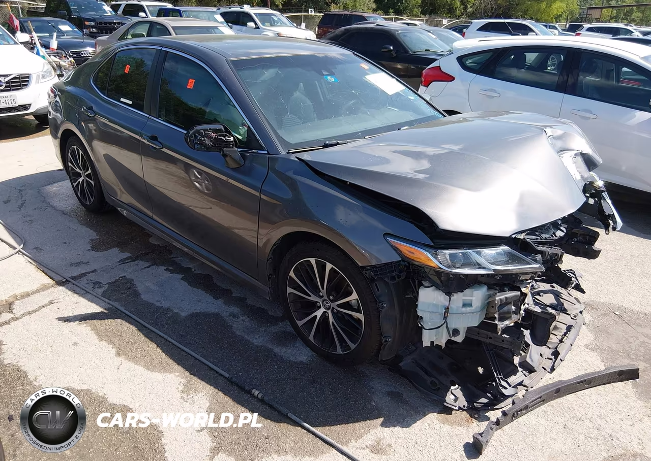 2018 Toyota Camry Se – zdjęcie 1 z 17