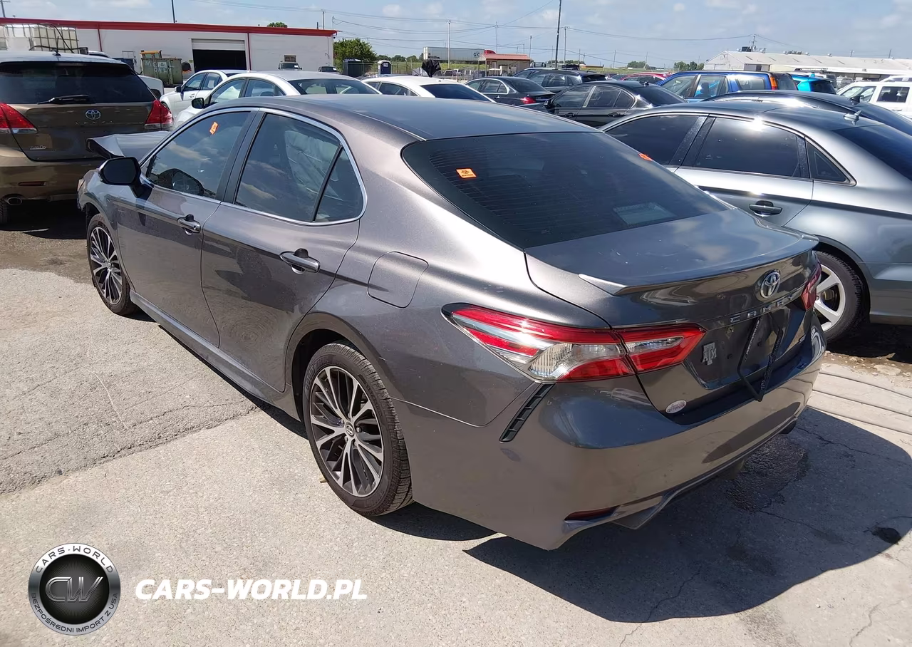 2018 Toyota Camry Se VIN:4T1B11HK2JU550033 - 3