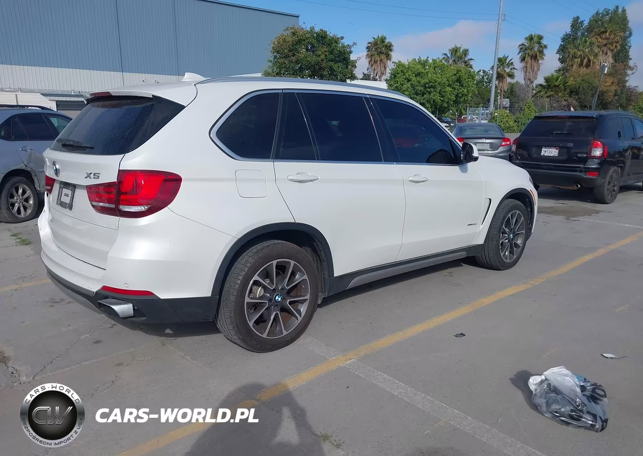 2017 BMW X5 xDrive50I VIN:5UXKR6C58H0J84512 - 4