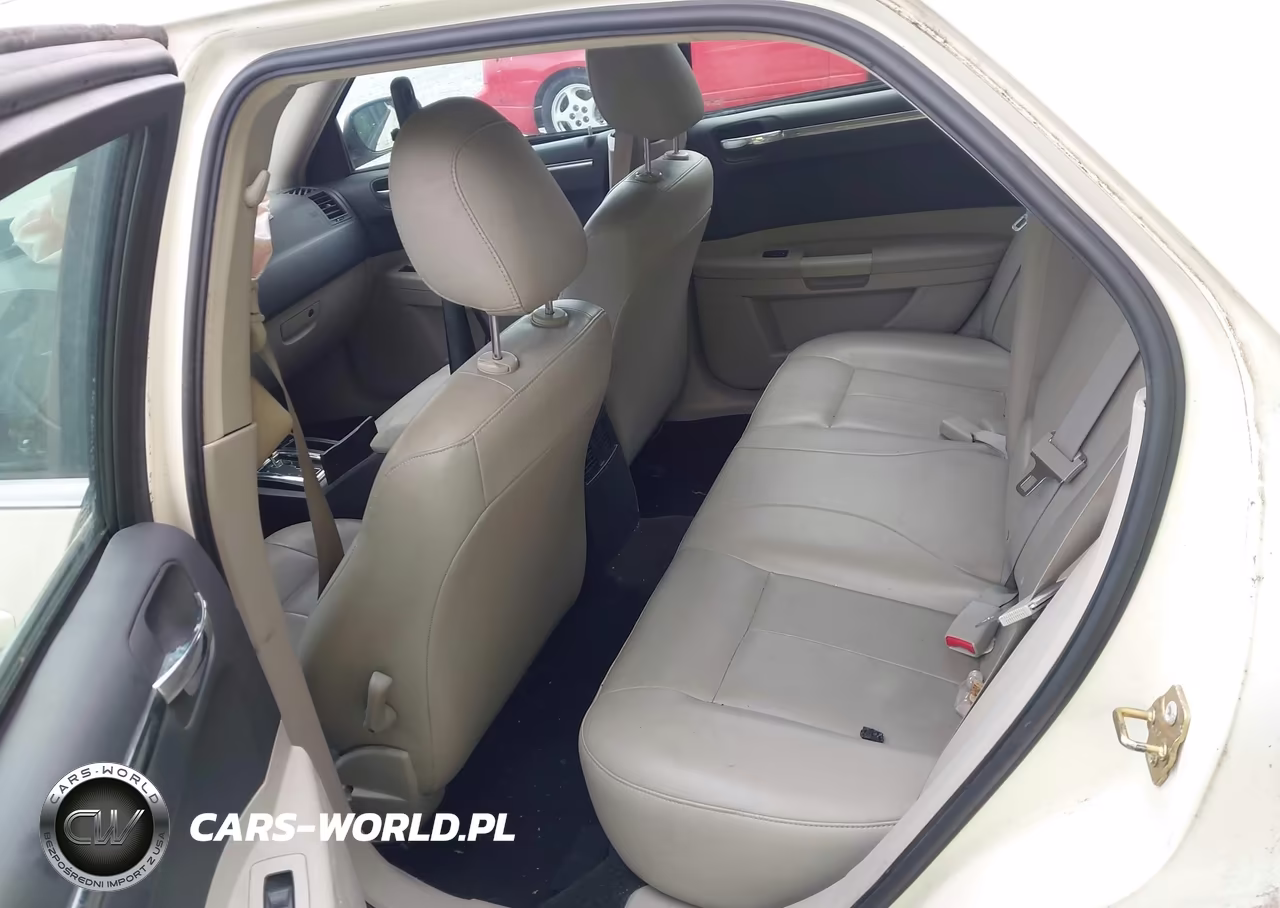 2006 Chrysler 300 Touring VIN:2C3KA53G26H463813 - 8