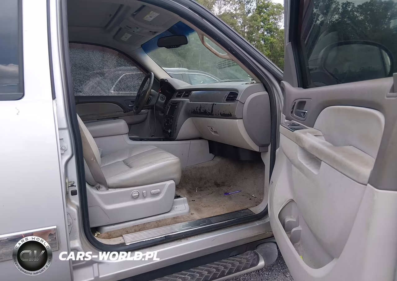2010 Chevrolet Tahoe Lt VIN:1GNUKBE01AR110639 - 5