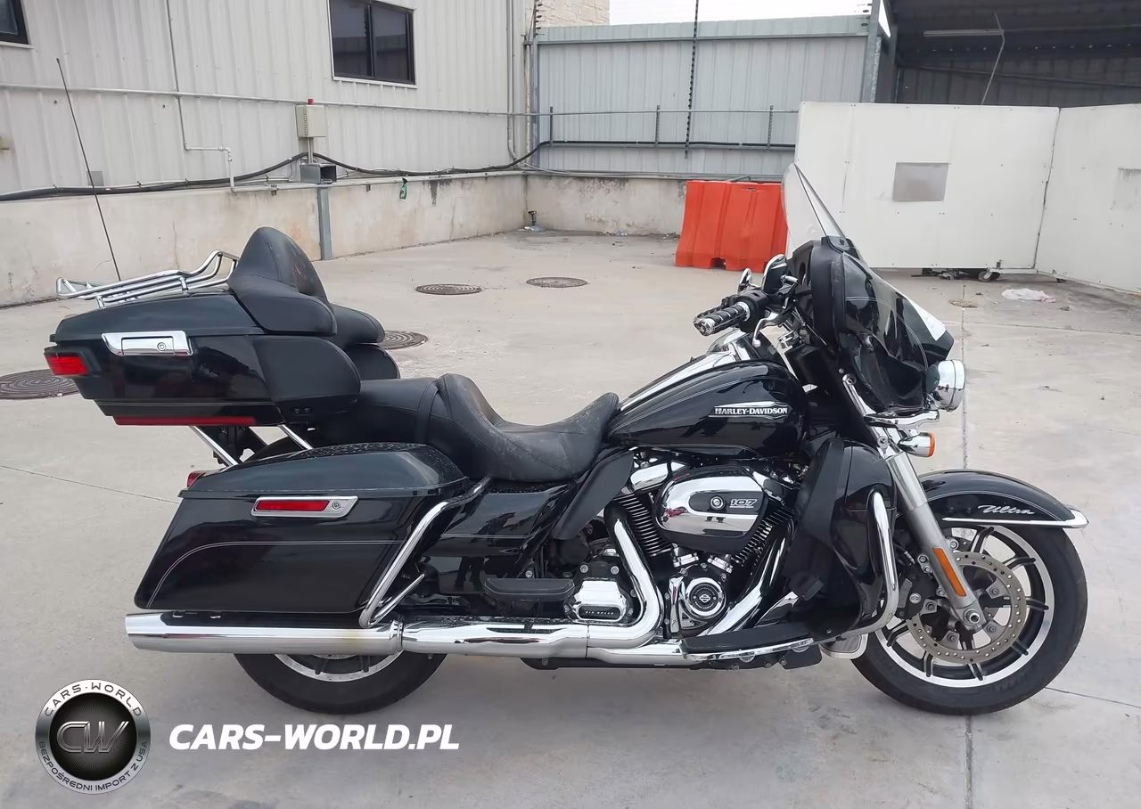 2017 Harley-Davidson Flhtcu Ultra Classic Electra Gld VIN:1HD1FCC15HB636601 - 12