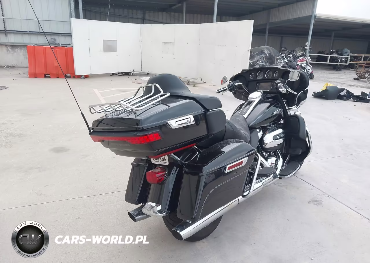 2017 Harley-Davidson Flhtcu Ultra Classic Electra Gld VIN:1HD1FCC15HB636601 - 4