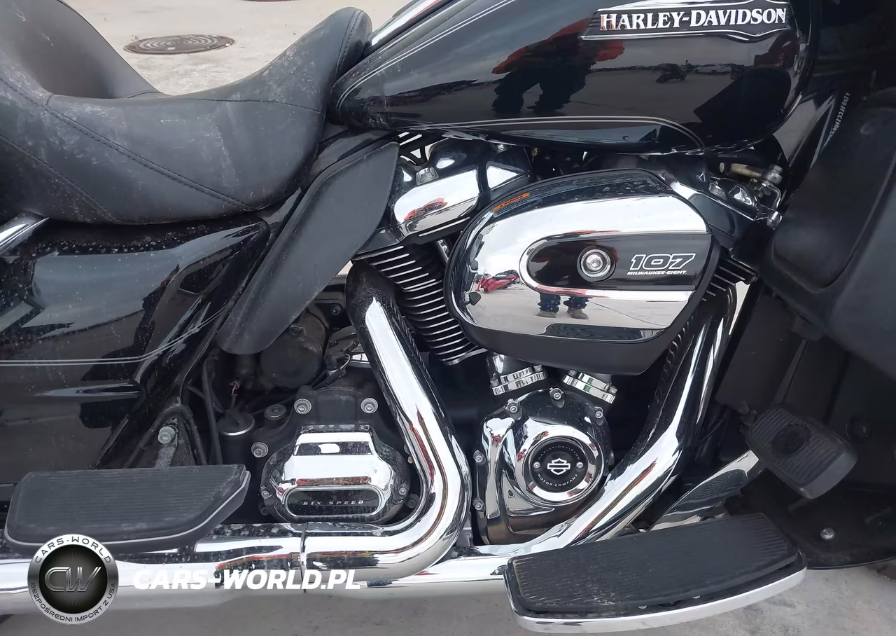 2017 Harley-Davidson Flhtcu Ultra Classic Electra Gld VIN:1HD1FCC15HB636601 - 8