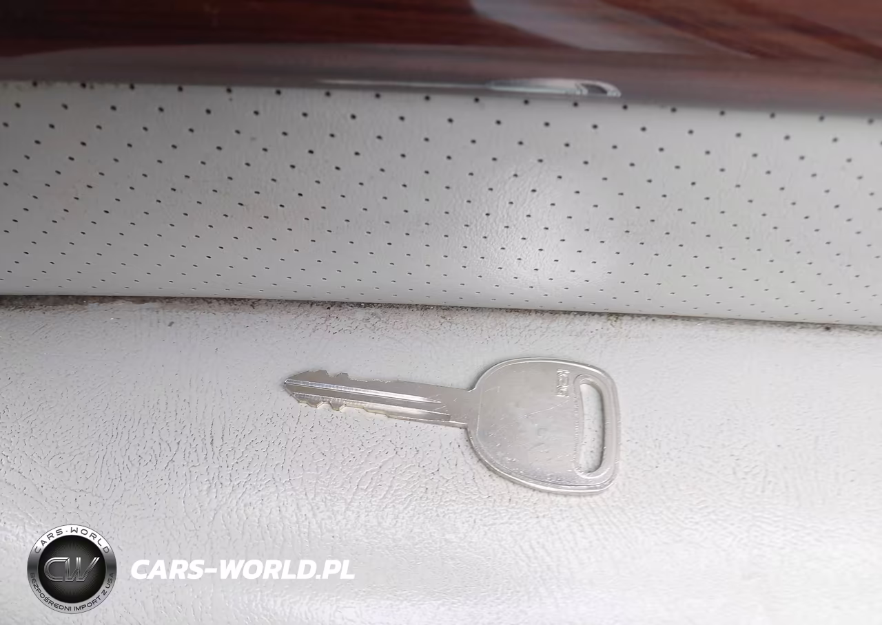 2003 Cadillac Escalade Standard VIN:1GYEC63T63R110468 - 11
