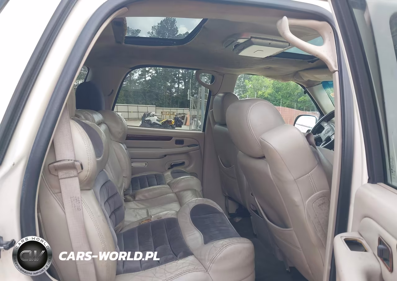 2003 Cadillac Escalade Standard VIN:1GYEC63T63R110468 - 8