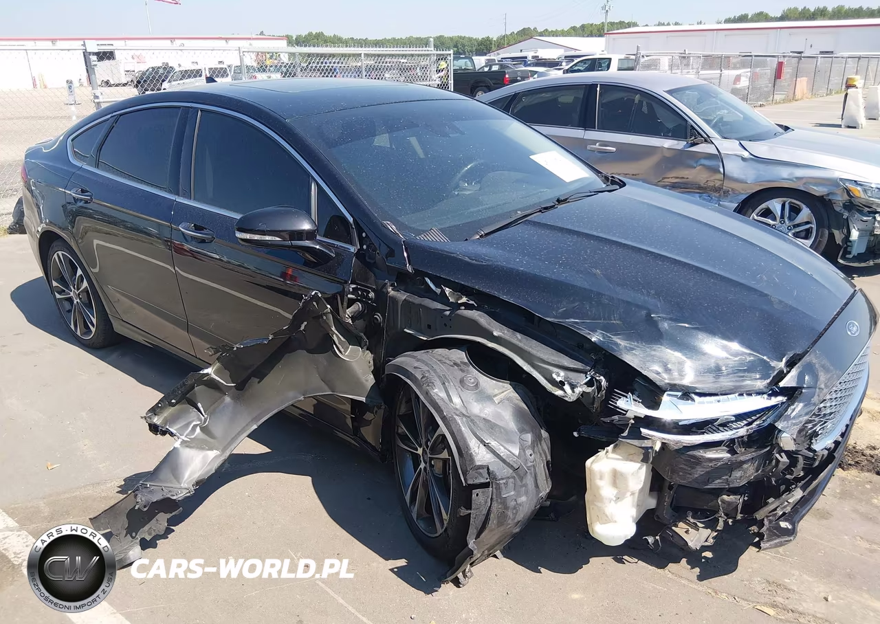 2019 Ford Fusion Titanium – zdjęcie 1 z 16