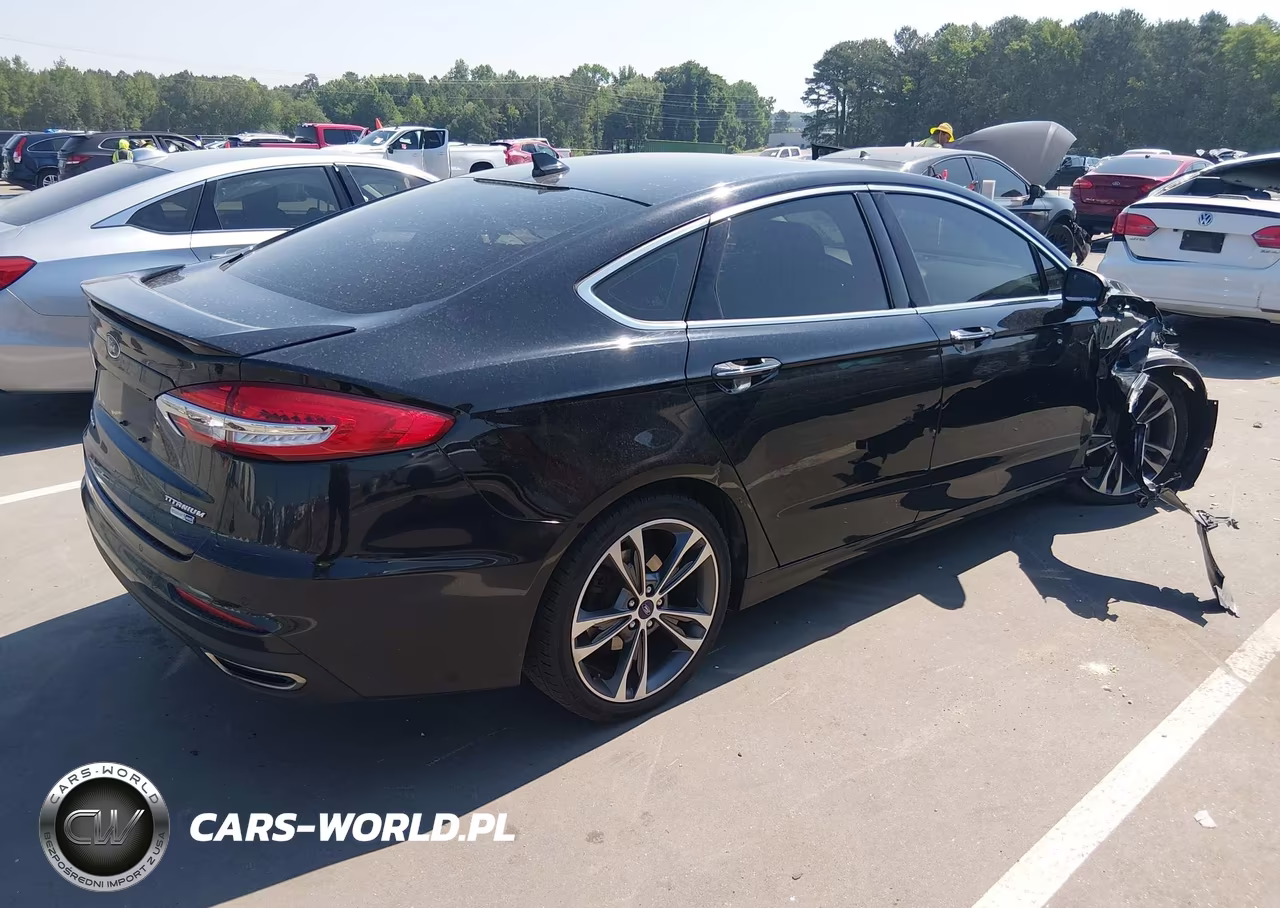 2019 Ford Fusion Titanium VIN:3FA6P0D9XKR189652 - 4