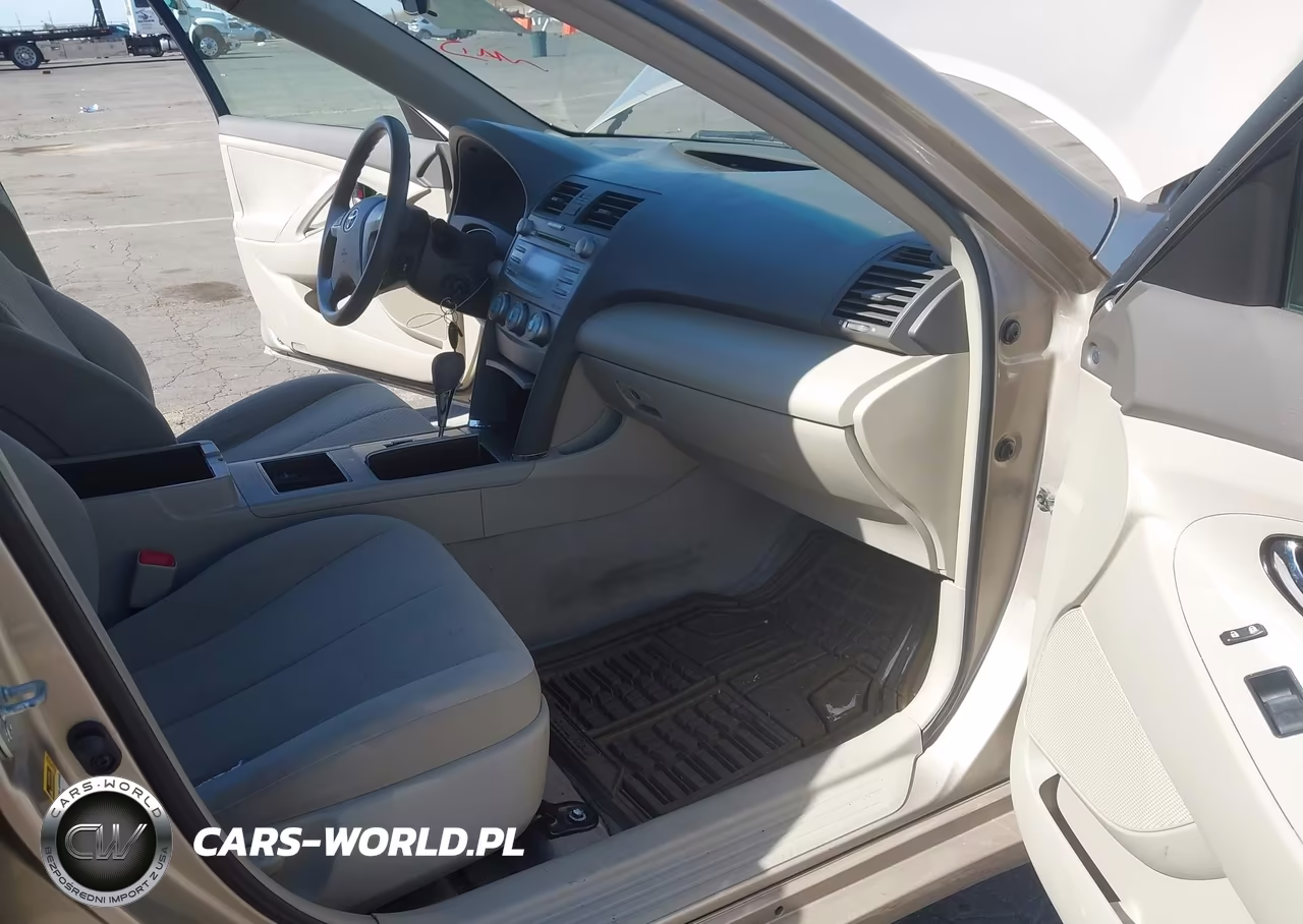 2009 Toyota Camry Le VIN:4T1BE46K39U264082 - 5