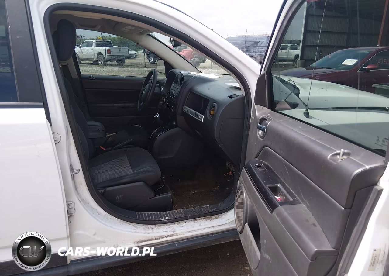 2016 Jeep Compass Sport VIN:1C4NJCBA0GD681435 - 5