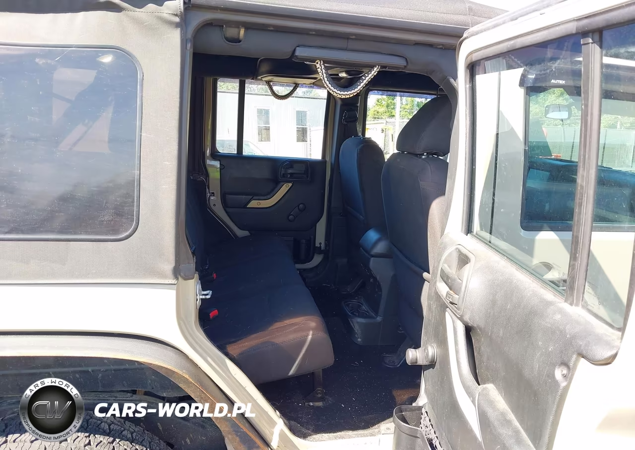 2017 Jeep Wrangler Unlimited Sport 4X4 VIN:1C4BJWDG5HL593381 - 8