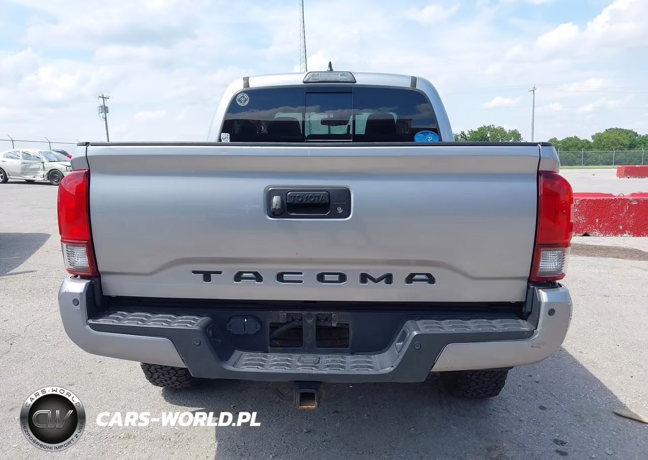 2018 Toyota Tacoma Trd Sport VIN:3TMCZ5AN7JM150275 - 17