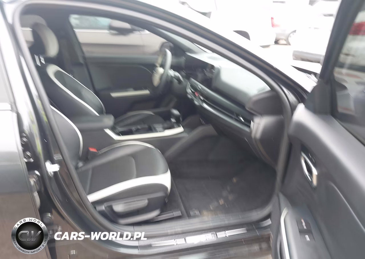 2025 Kia K4 Gt-Line VIN:3KPFW4DEXSE097384 - 5