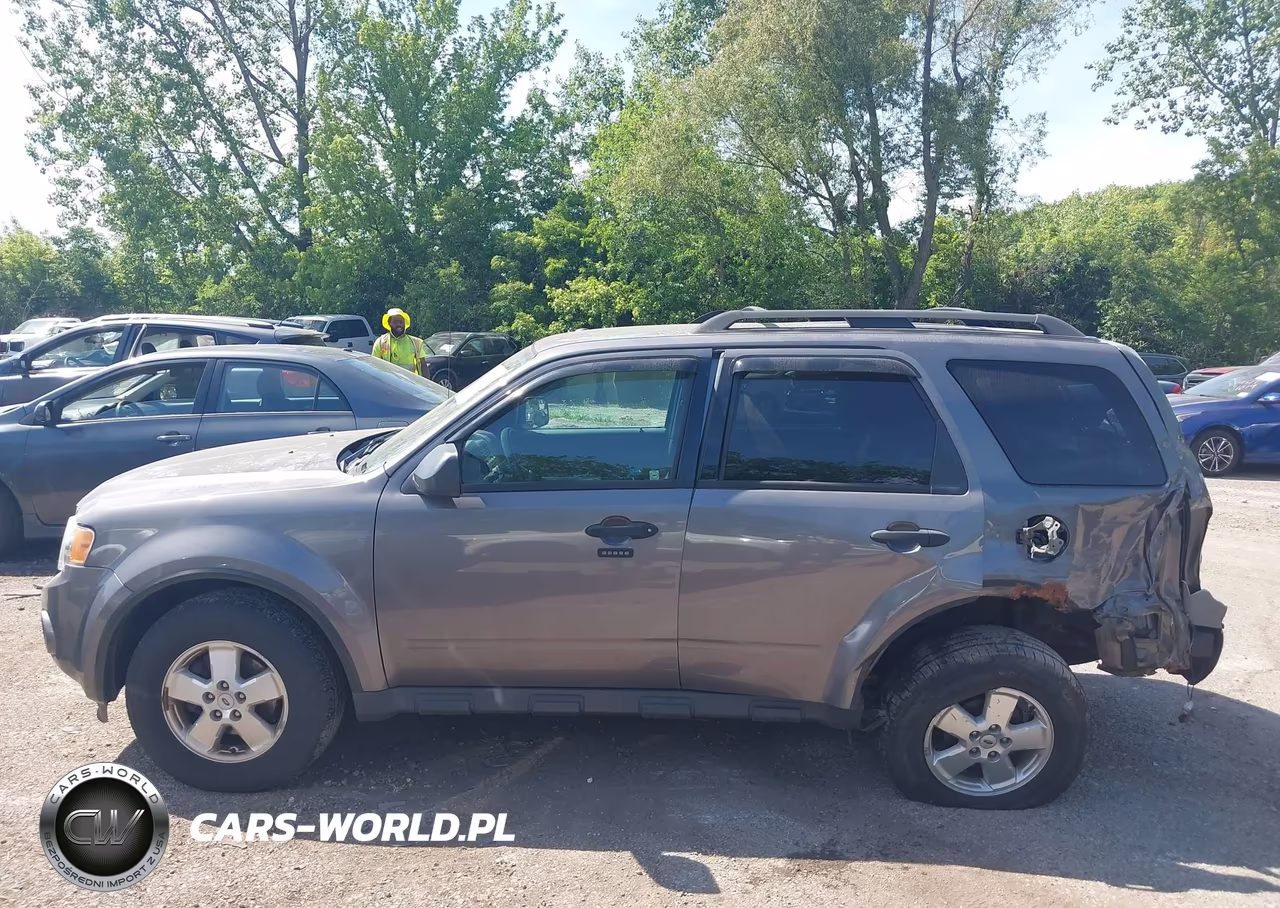 2011 Ford Escape Xlt VIN:1FMCU0D76BKB83142 - 14