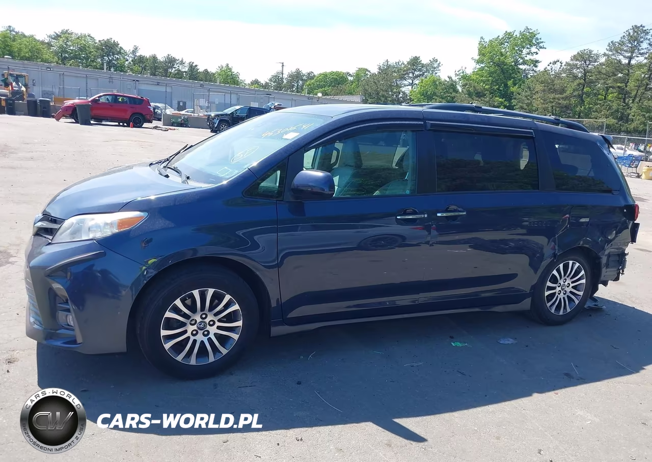 2018 Toyota Sienna Xle 8 Passenger VIN:5TDYZ3DC5JS939609 - 14