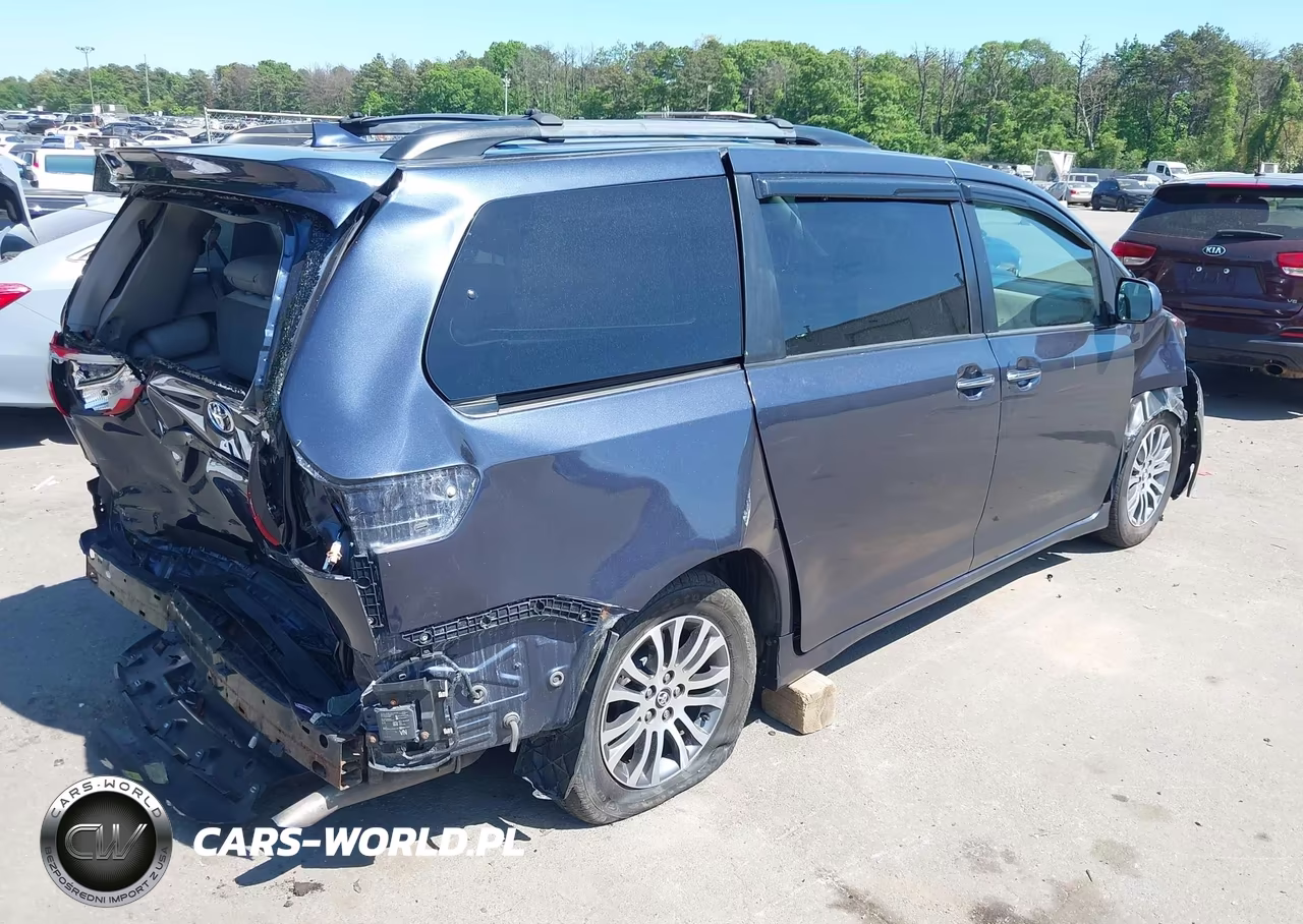 2018 Toyota Sienna Xle 8 Passenger VIN:5TDYZ3DC5JS939609 - 4