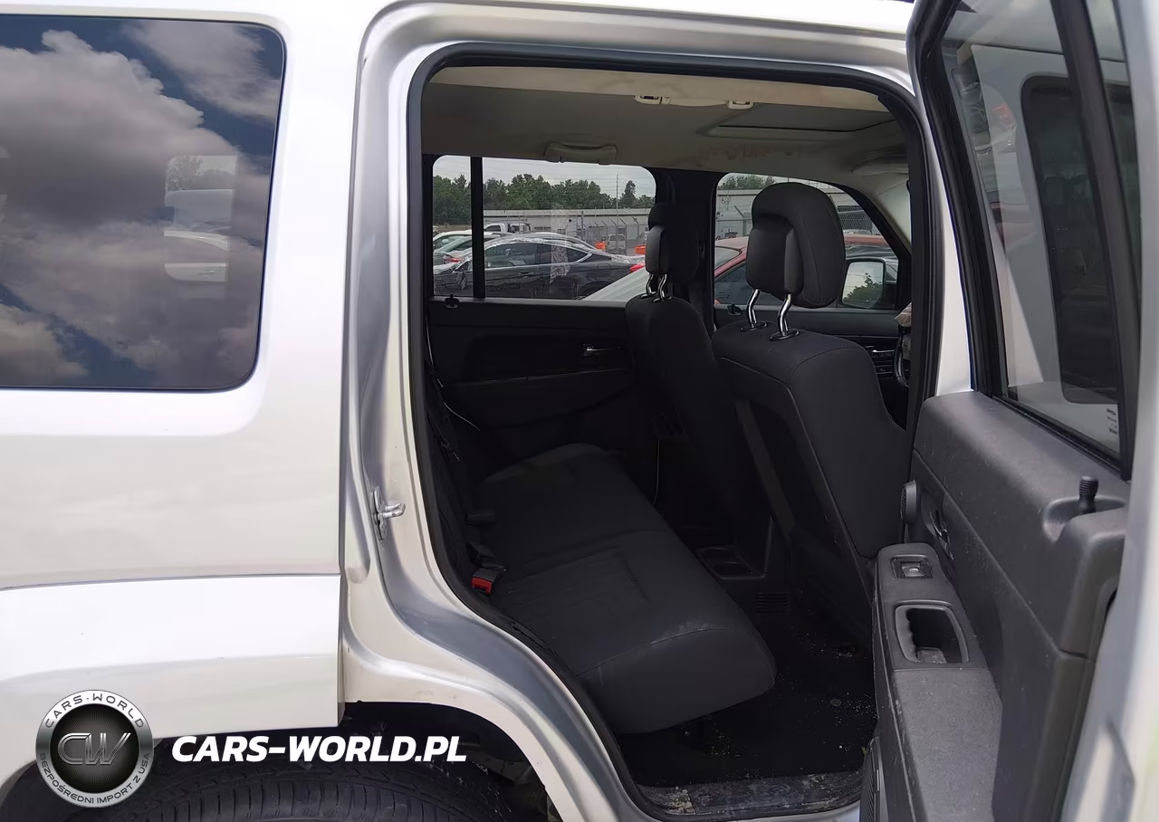 2011 Jeep Liberty Sport VIN:1J4PN2GK7BW596673 - 8