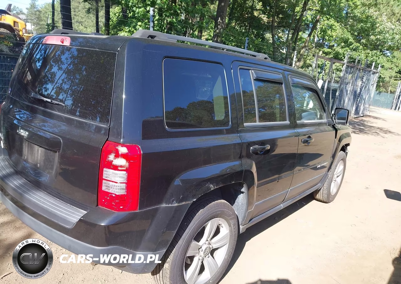 2014 Jeep Patriot Latitude VIN:1C4NJRFB1ED660967 - 4