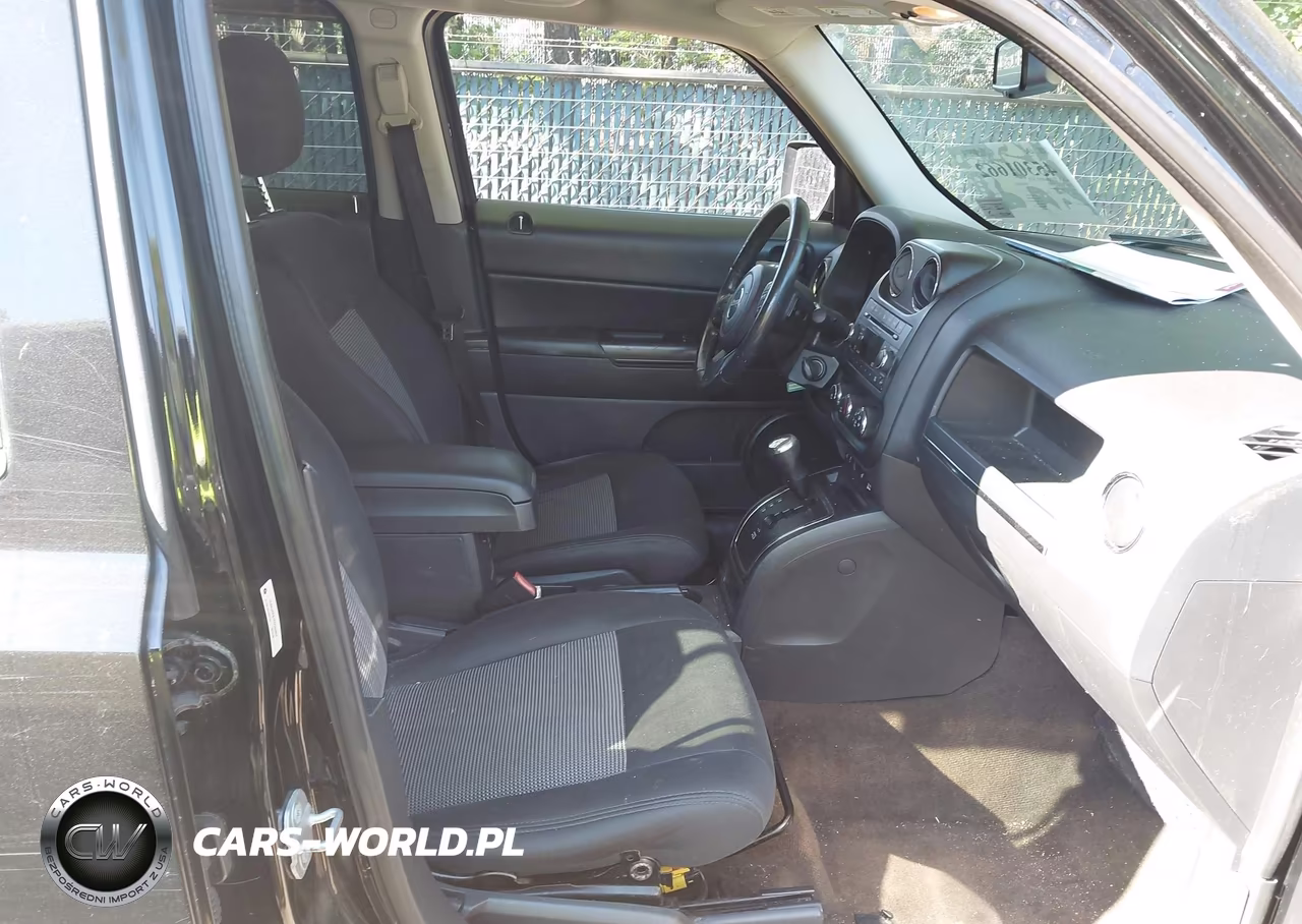 2014 Jeep Patriot Latitude VIN:1C4NJRFB1ED660967 - 5